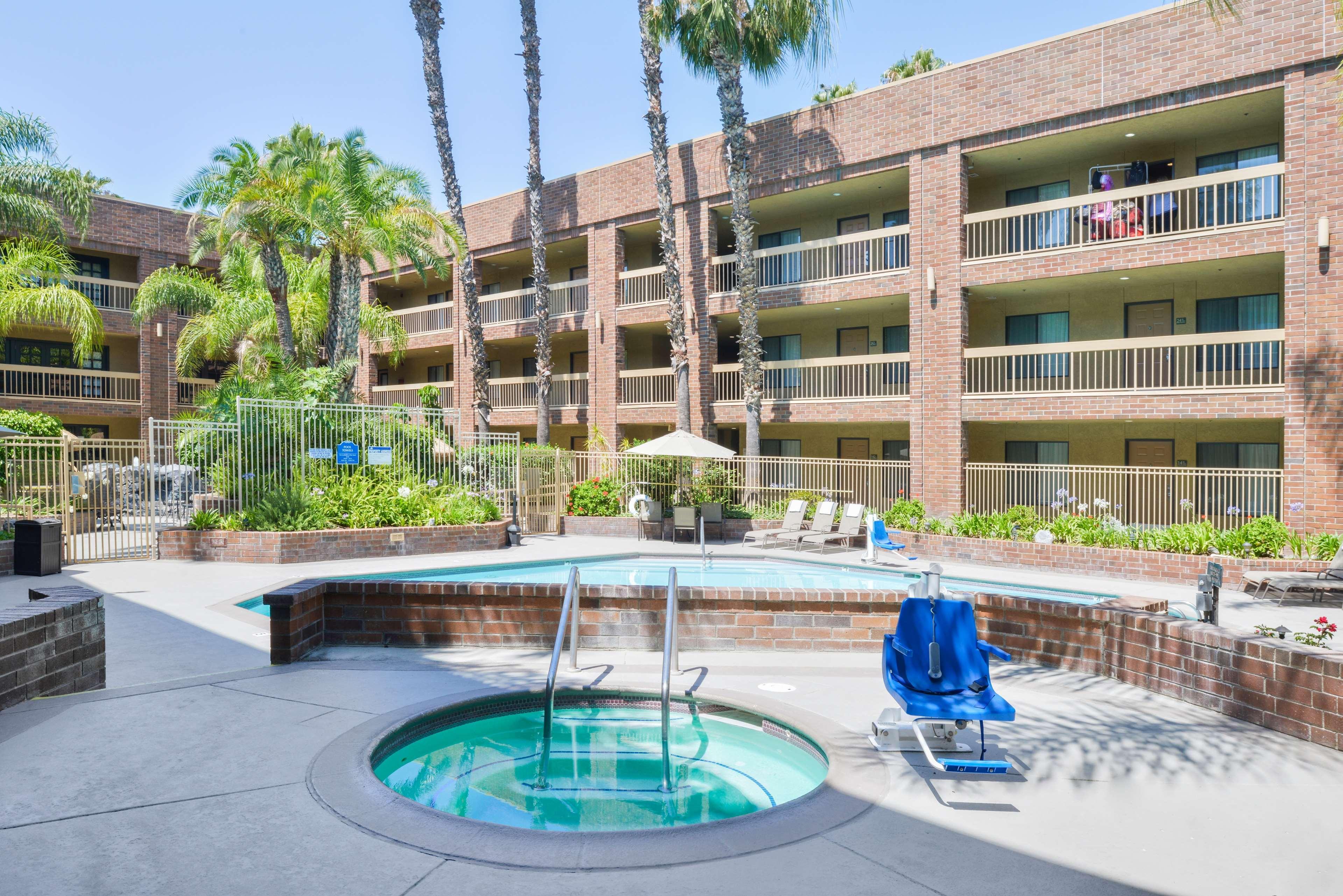 Best Western Plus Meridian Inn&Suites, Anaheim-Orange Bagian luar foto