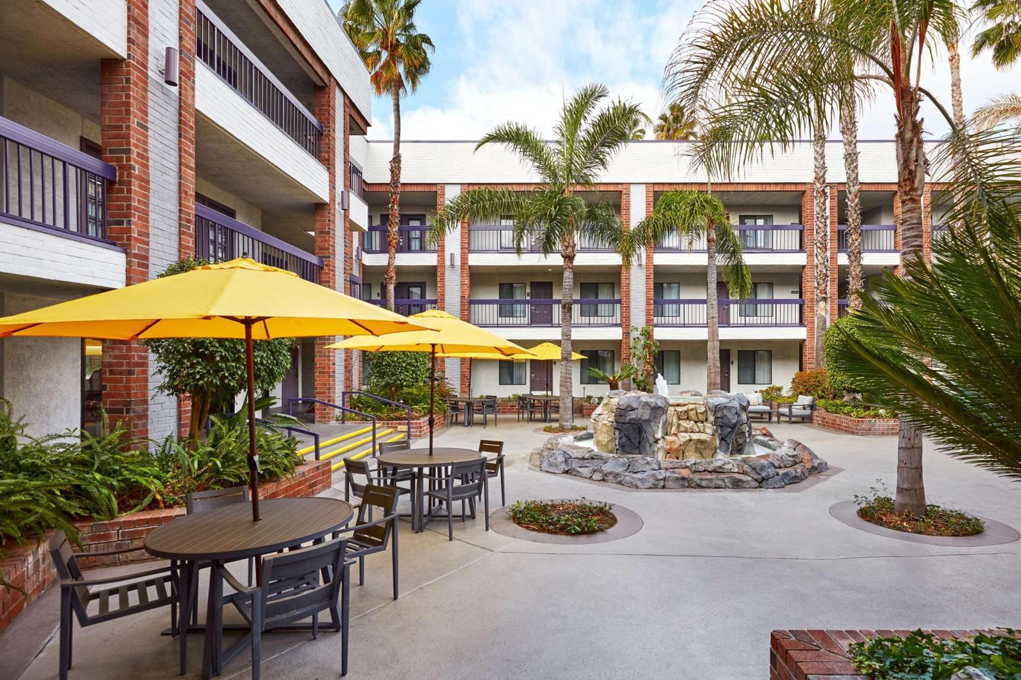 Best Western Plus Meridian Inn&Suites, Anaheim-Orange Bagian luar foto